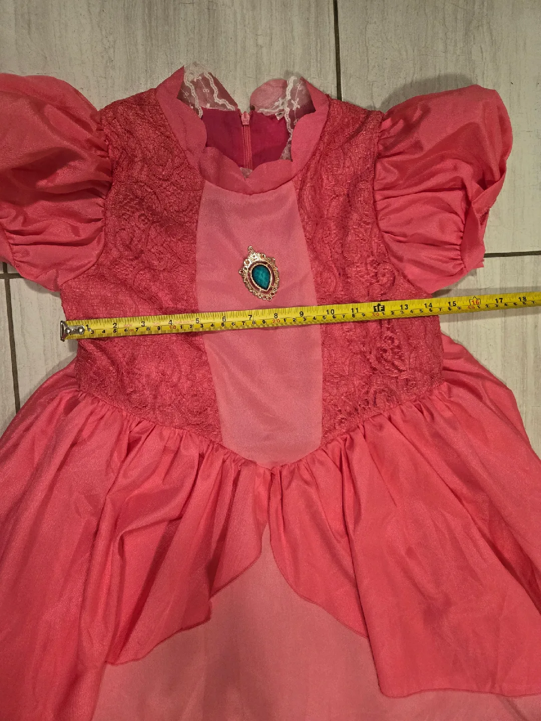 Princess Peach Costume with Accessories image indicator(4)