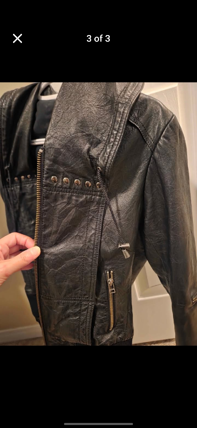 Danier Black Leather Jacket - Size XS - photo 3