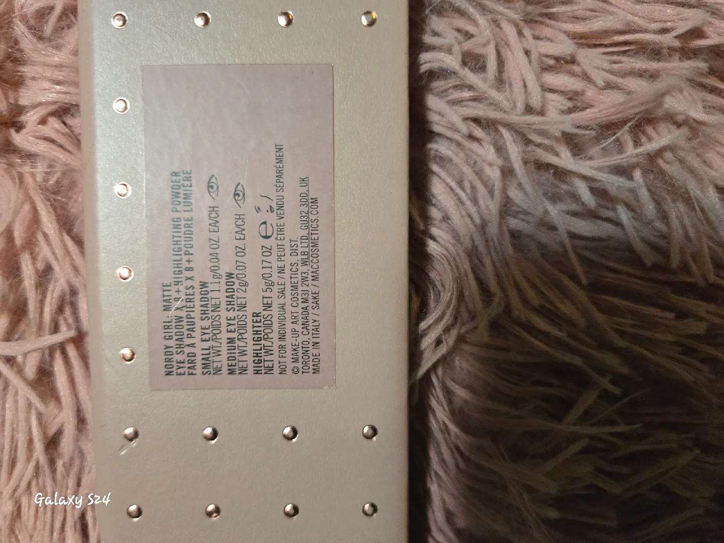 🥕MAC🥕 Nordy Girl Matte Eyeshadow & Highlighting Powder Palette image indicator(4)