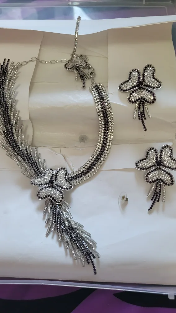 Necklace and Earrings Set thumbnail