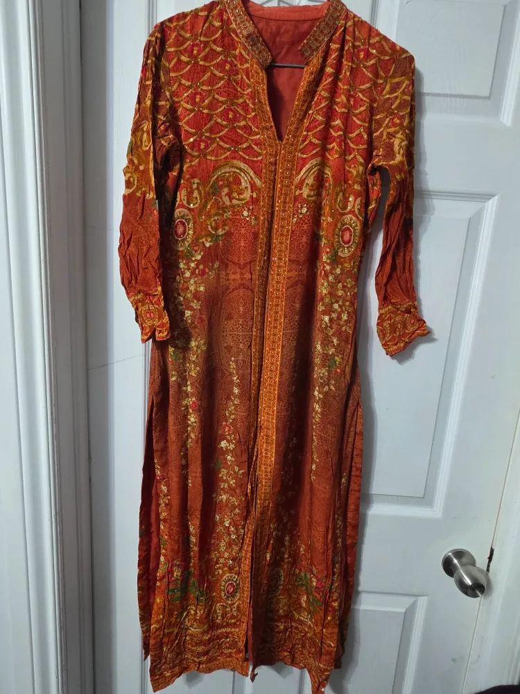 Salwar Kameez Suit thumbnail