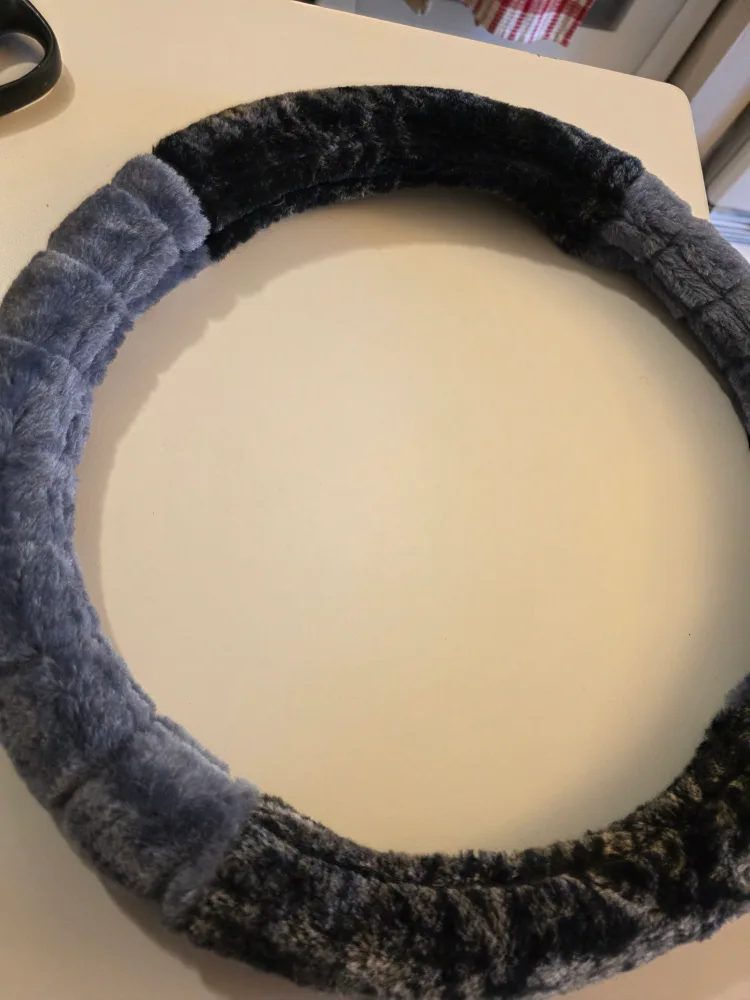 Green & Black Steering Wheel Cover image indicator(2)