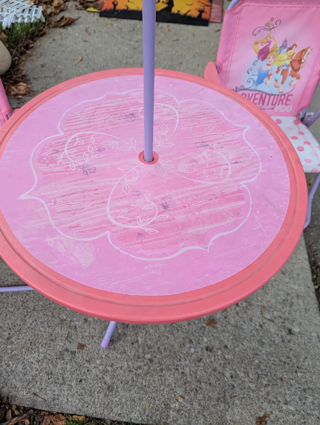 Disney Princess Kids Picnic Table Set image indicator(3)
