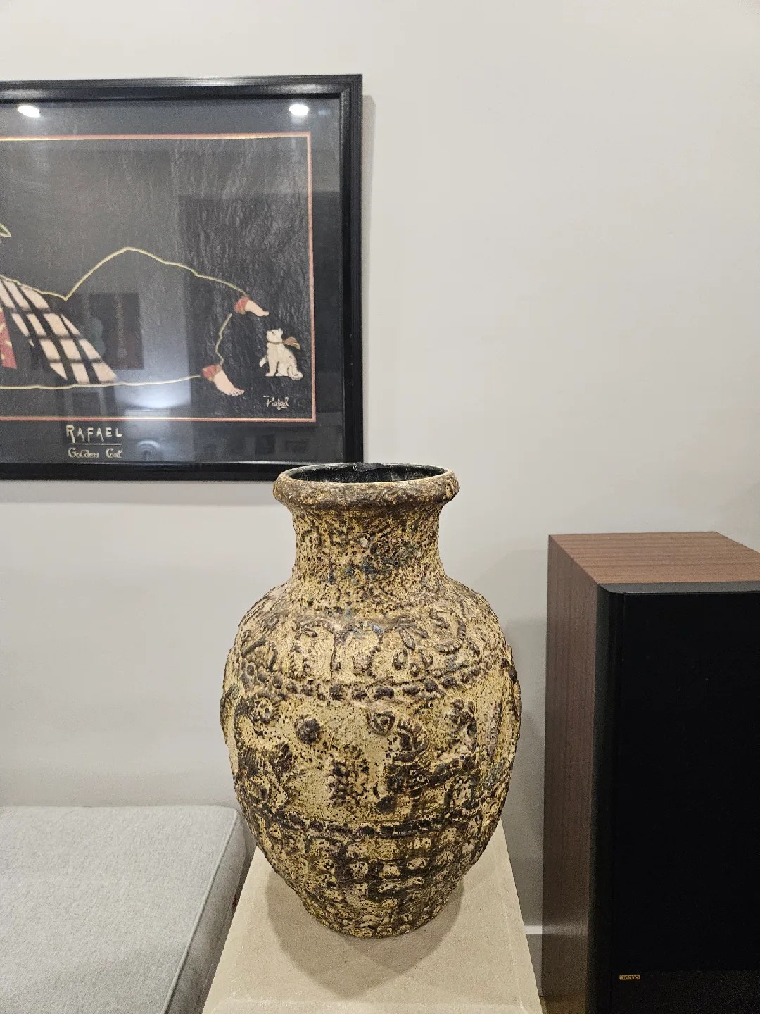 Decorative Beige Vase image indicator(2)