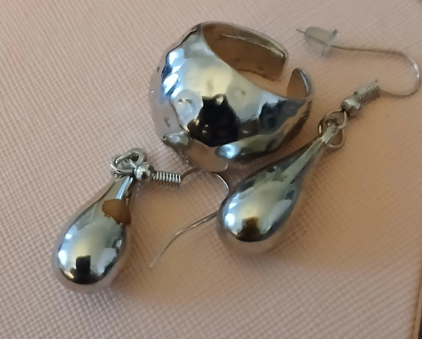 Silver Tone Ring and Teardrop Earrings thumbnail