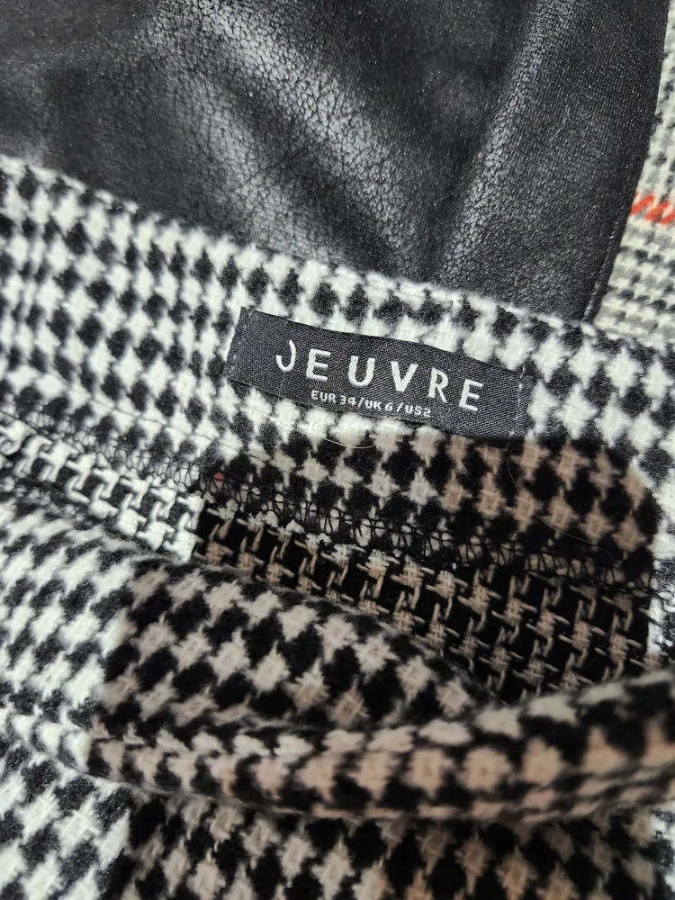 3 skirts and free bag - size S image indicator(4)