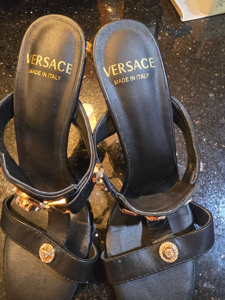 Versace Medusa Head Heels Size 39 image indicator(2)