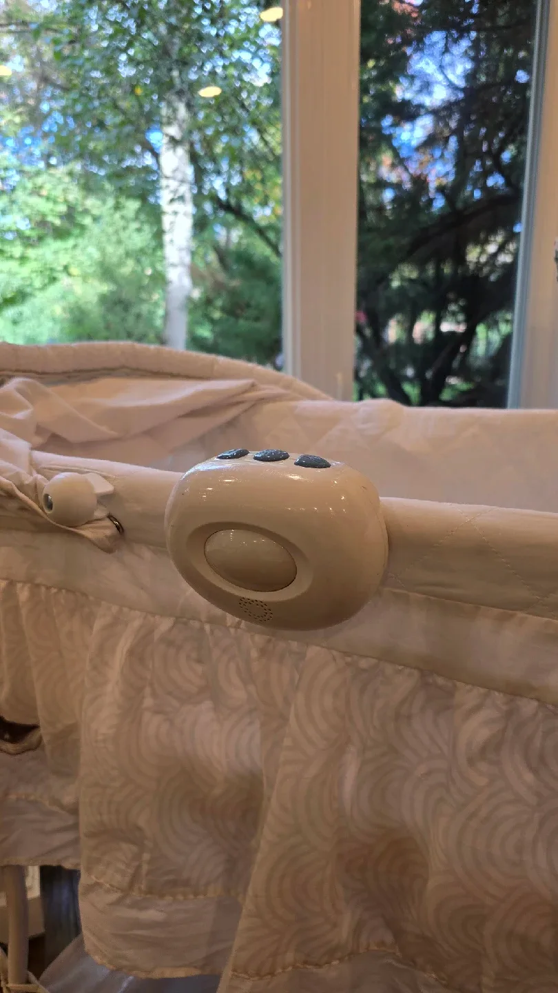 Bily Bassinet - White image indicator(8)