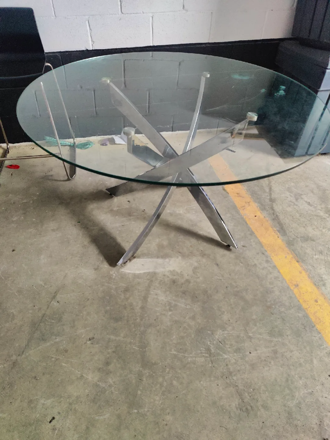 Round Glass Dining Table With Chrome Base thumbnail