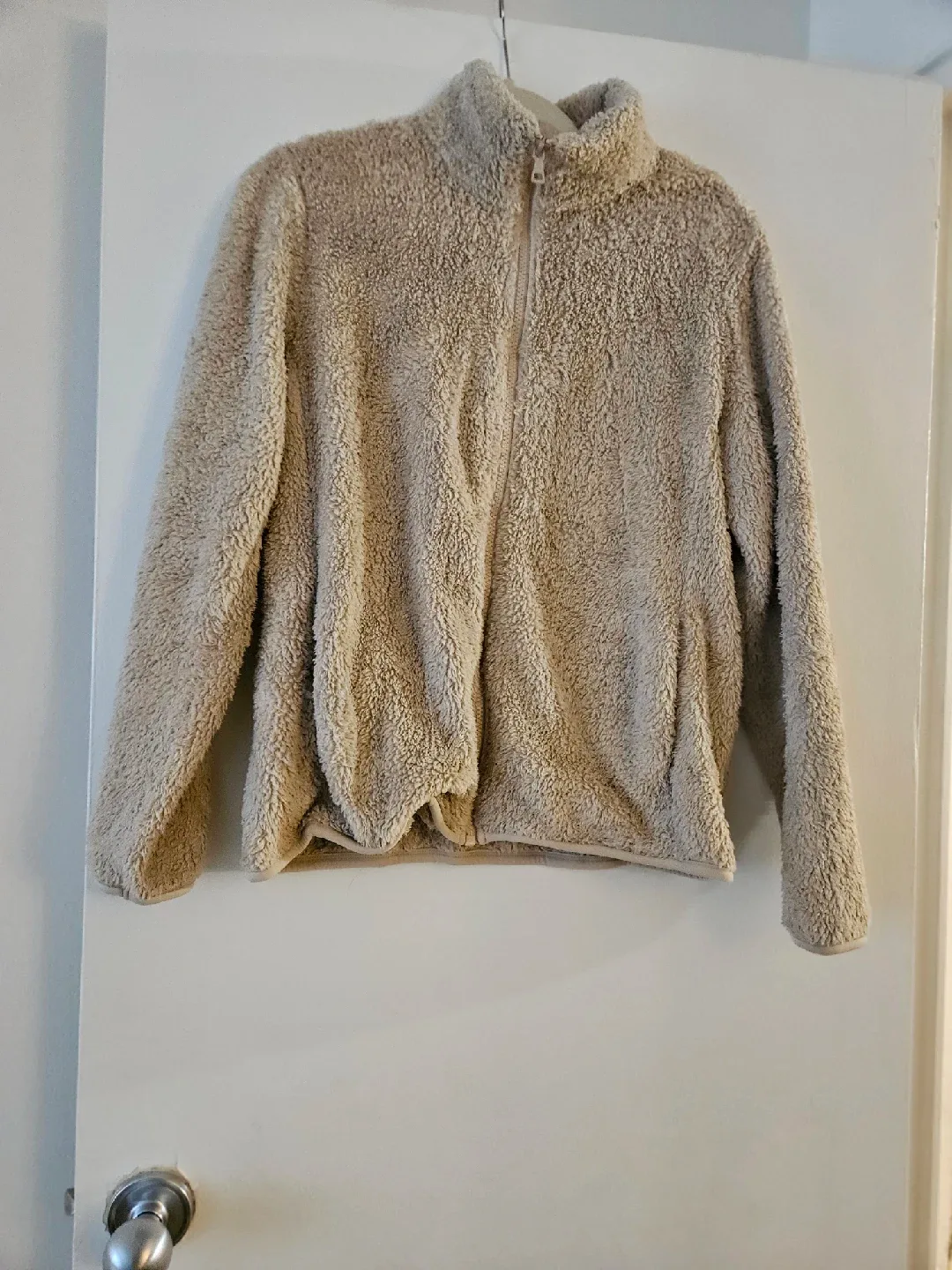 Uniqlo Fluffy Yarn Fleece Full-Zip Jacket - Beige image indicator(2)