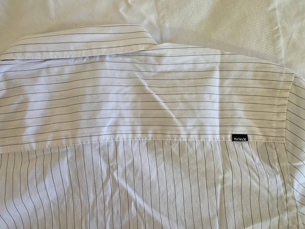 Hurley Short Sleeve image indicator(2)