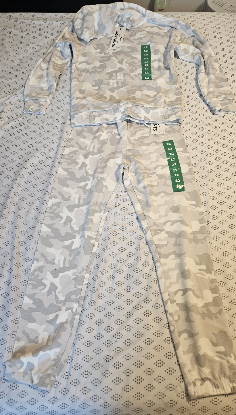 LazyPants Camo Set - Size 12 - New