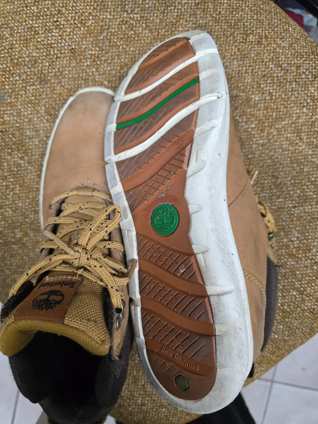 Youth Timberland Hiking Boots - Size 5 US image indicator(5)