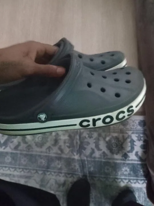 size 11 crocs thumbnail