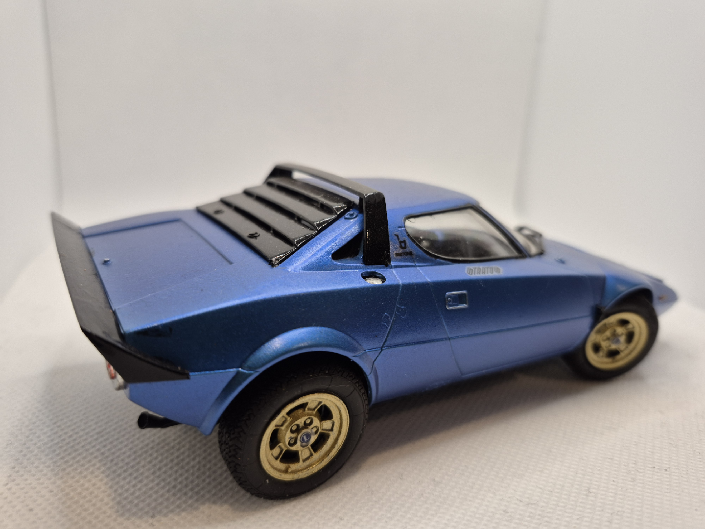 Lancia Stratos Plastic Car Model - photo 2