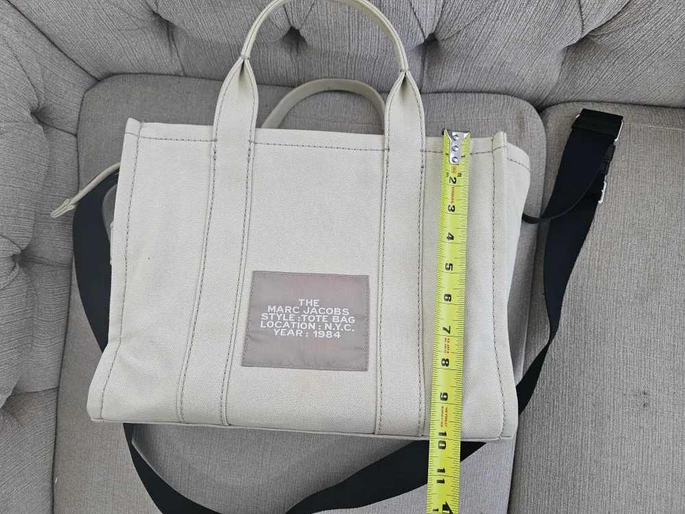 Authentic Marc Jacobs The Tote Bag Medium image indicator(5)