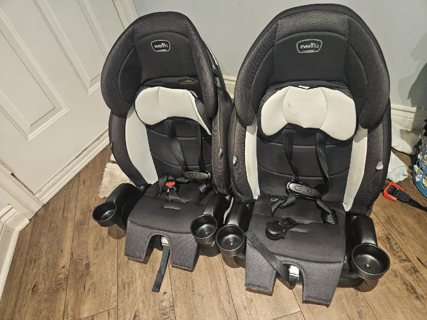 Evenflo Car Seat - Great Condition image indicator(3)