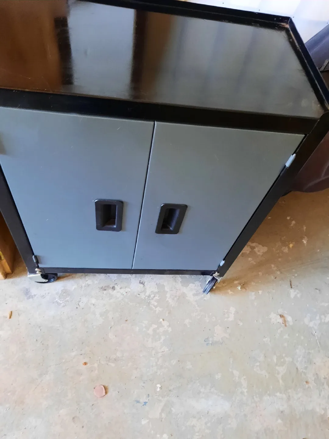 Rolling Tool Cabinet - Black & Grey image indicator(3)