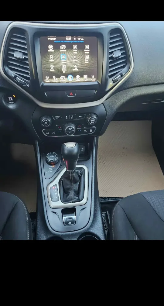 2018 Jeep Cherokee North image indicator(8)