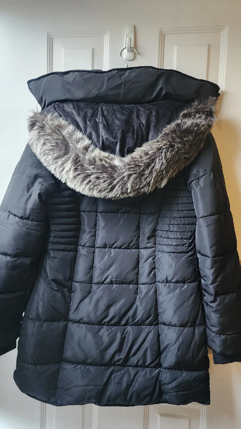 YMI Black Puffer Coat image indicator(3)