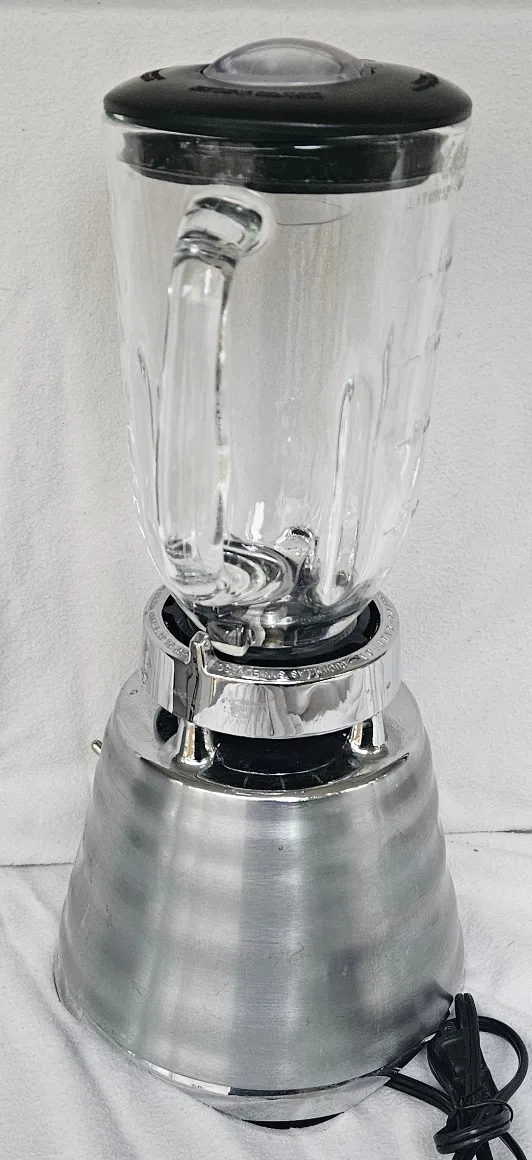 Oster Classic Beehive Osterizer 4094 Blender  Brushed Silver image indicator(4)