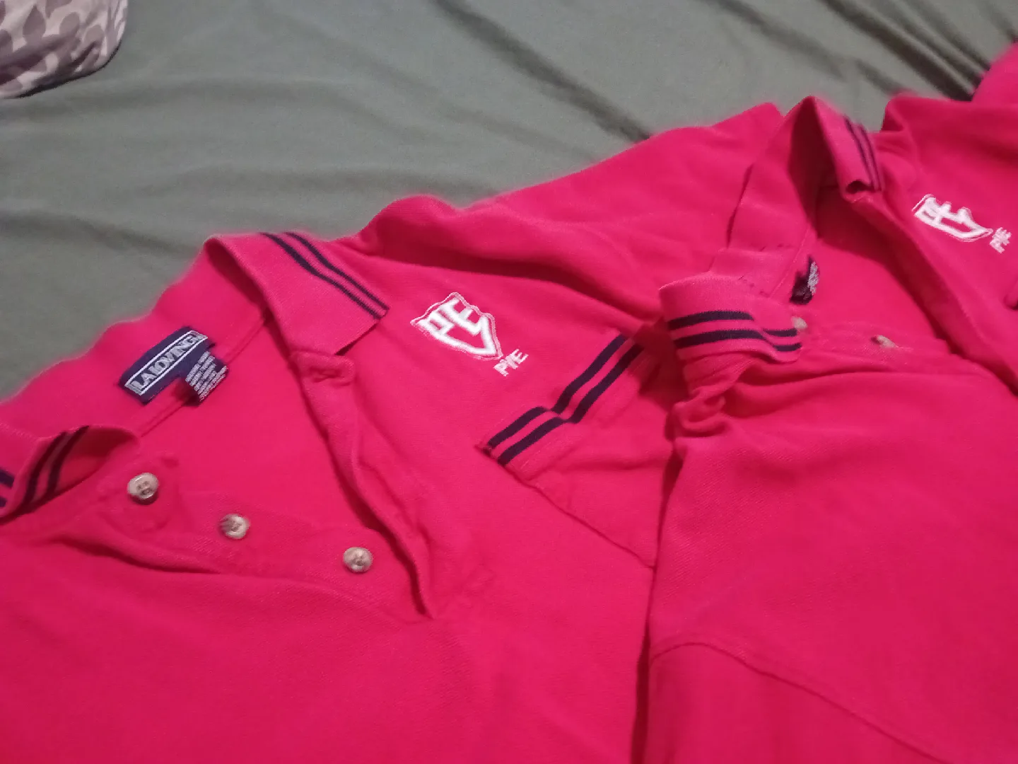 La Loving Red Polo Shirts - Size L image indicator(2)