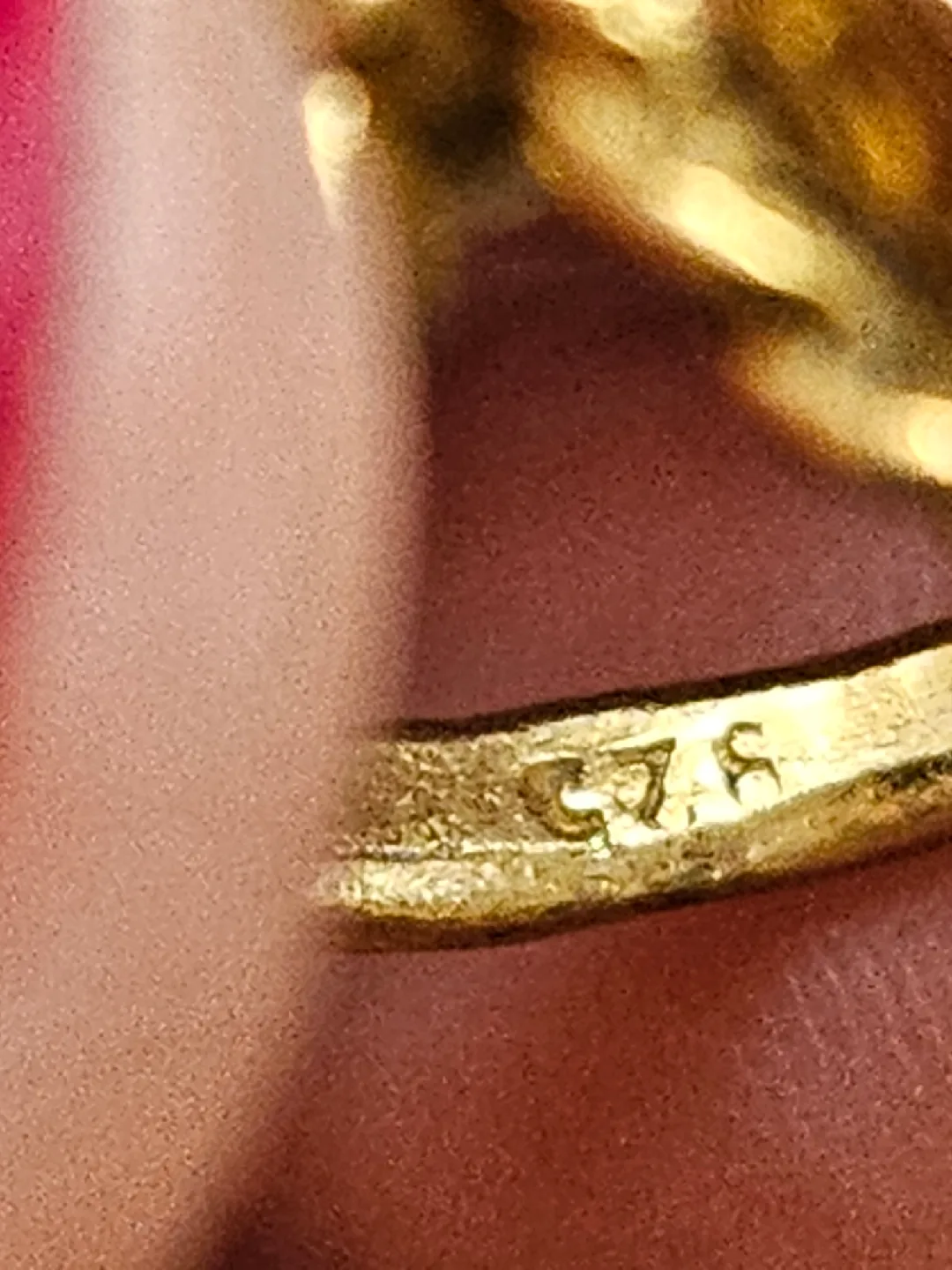Vintage Gold filled Ring with Ruby image indicator(5)