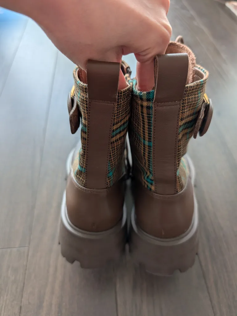 Brown Plaid Lace-Up Boots - Size 6.5 image indicator(2)