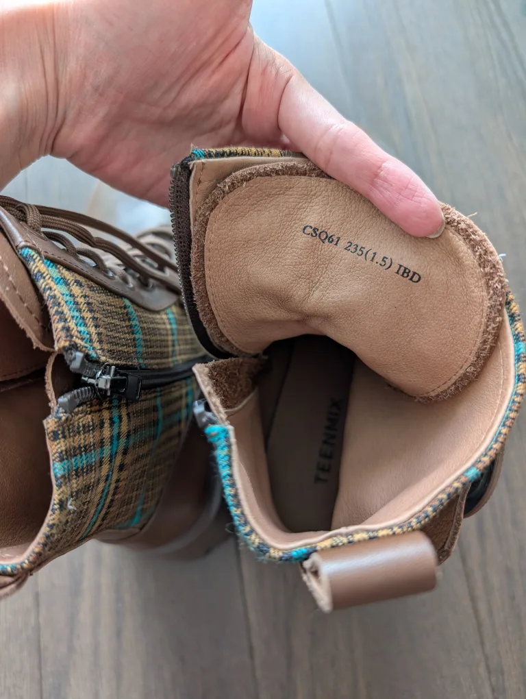 Brown Plaid Lace-Up Boots - Size 6.5 image indicator(3)