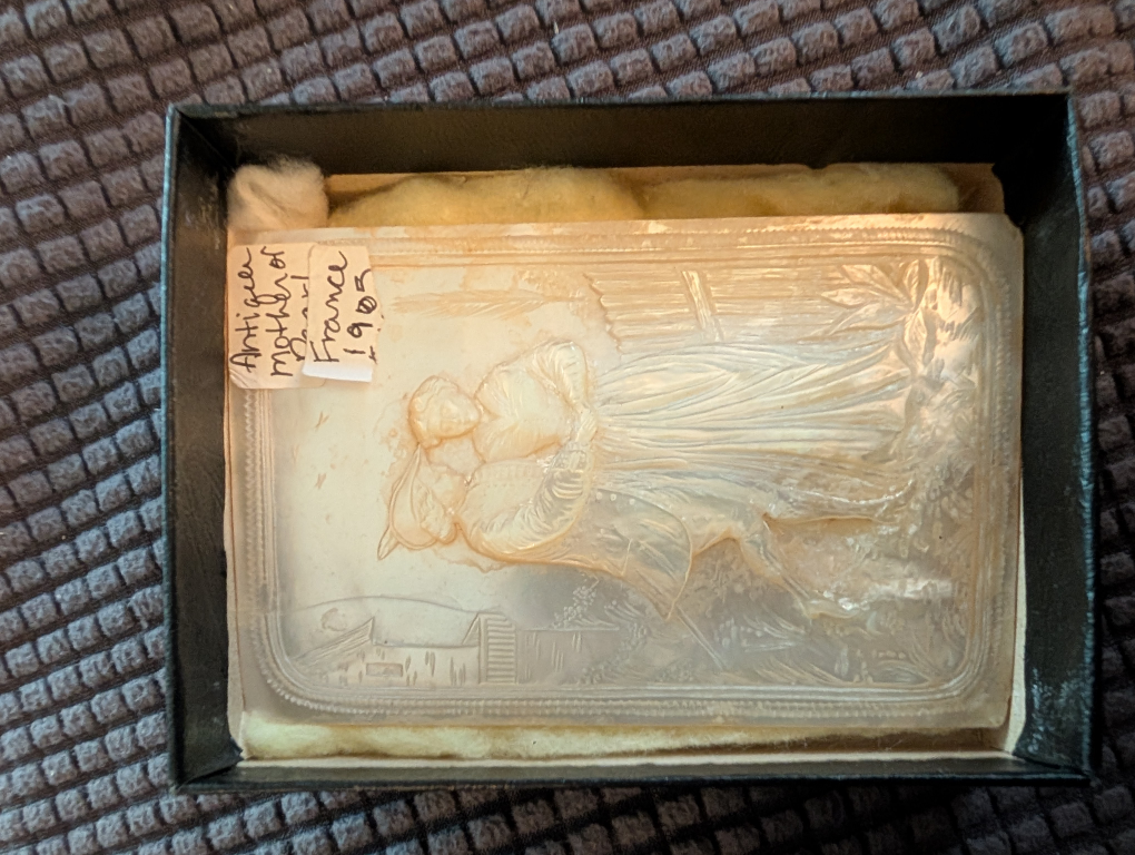 beautiful 1905 France   mother of pearl plaque - photo 5