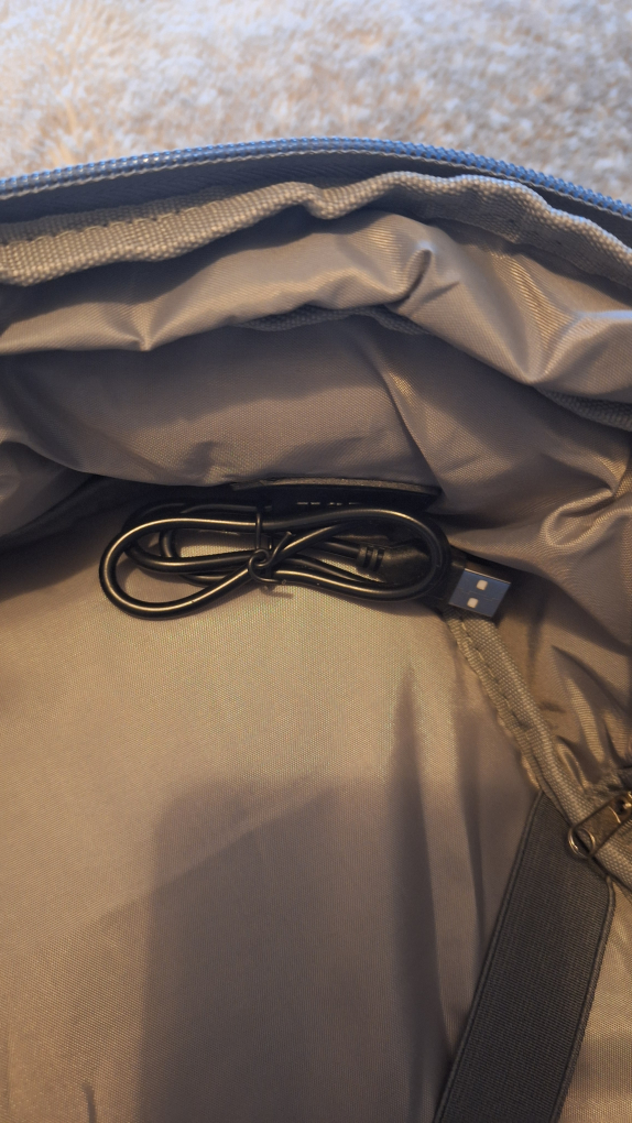 Backpack expandable and perfect fit for carry-on on flight. - photo 4