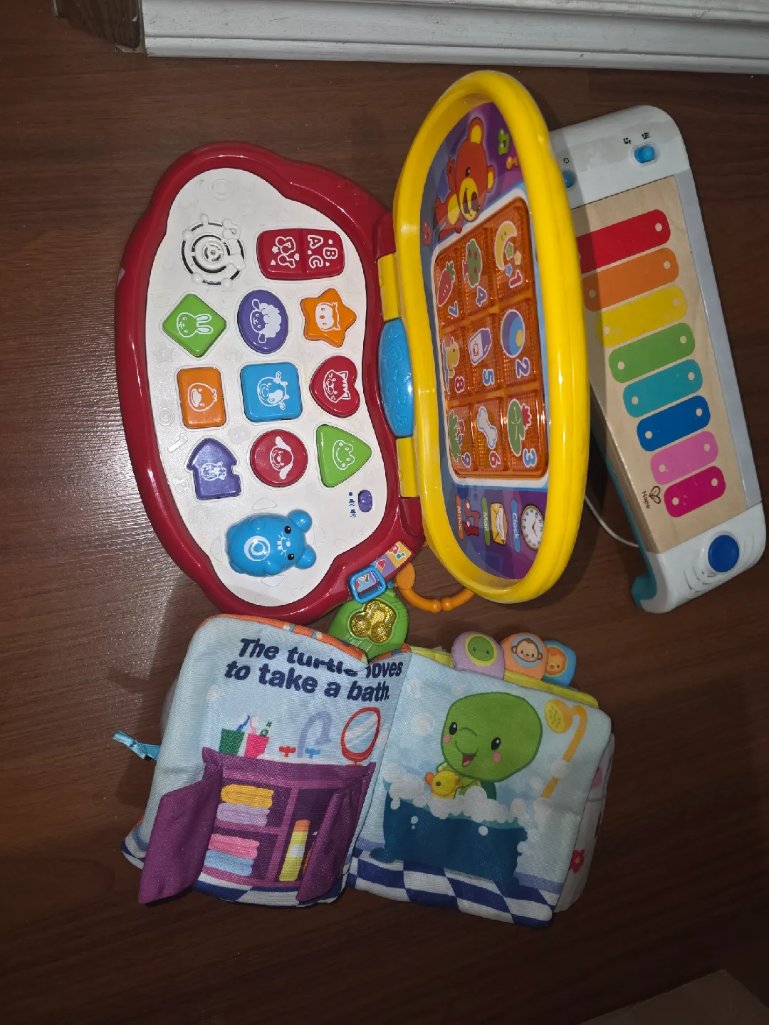 VTech & Hape Baby Toys Bundle image indicator(2)