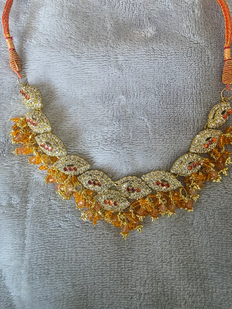 Indian and Pakistani jewelry sets. image indicator(5)