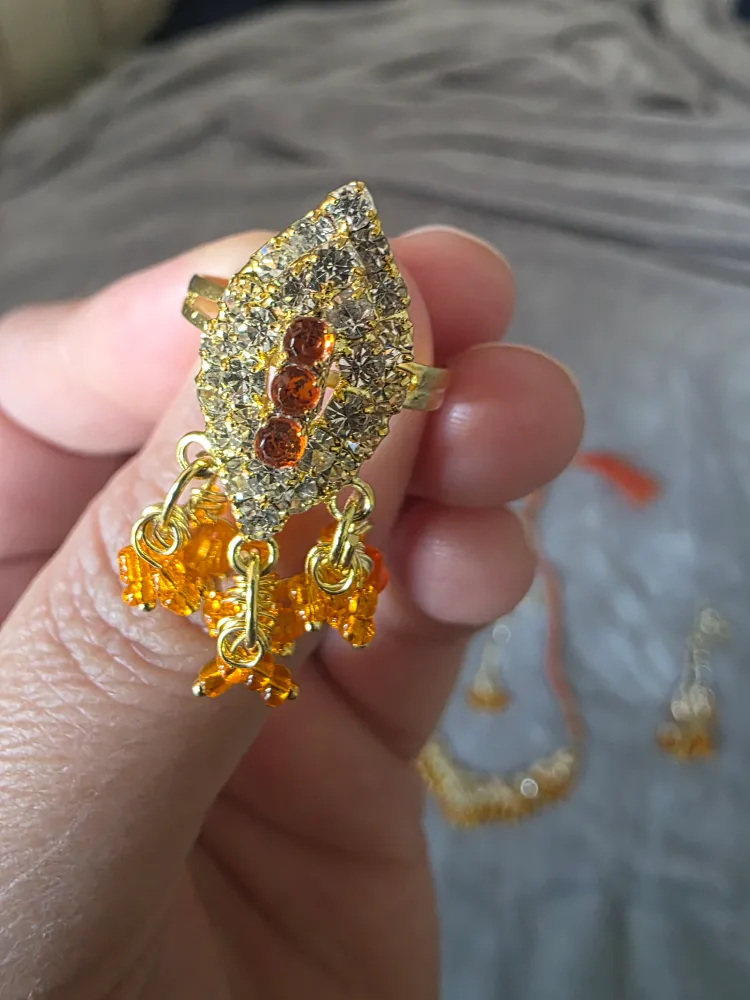 Indian and Pakistani jewelry sets. image indicator(8)