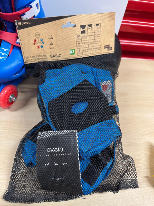 Oxelo Roller Play 3 Boy Inline Skates Size 12 with Pads - photo 4