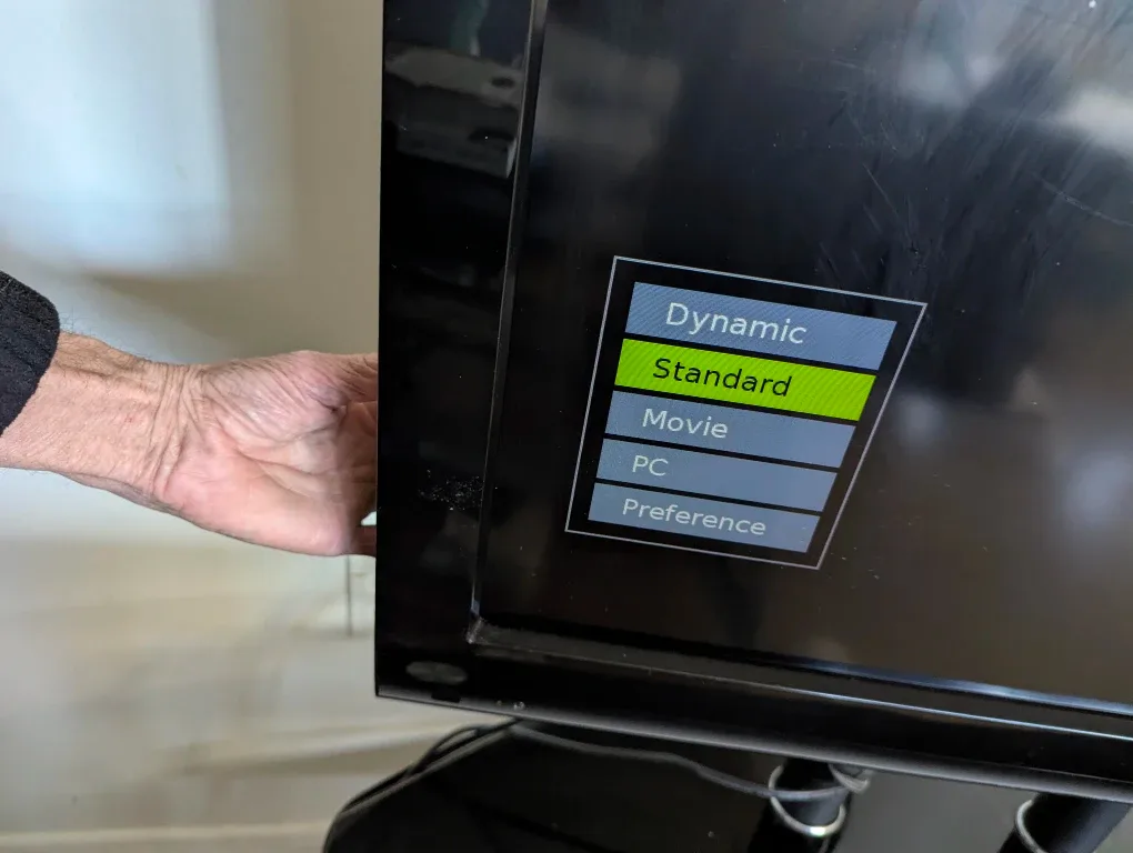 32-in Toshiba flat screen with Toshiba DVD player and stand image indicator(8)