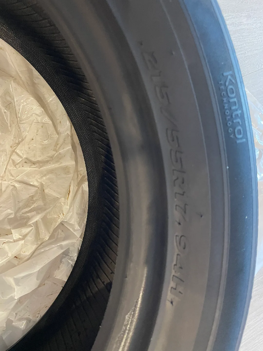 Used 2 tires in sale Kinergy GT All season Tires - 215/55R17 94H image indicator(2)