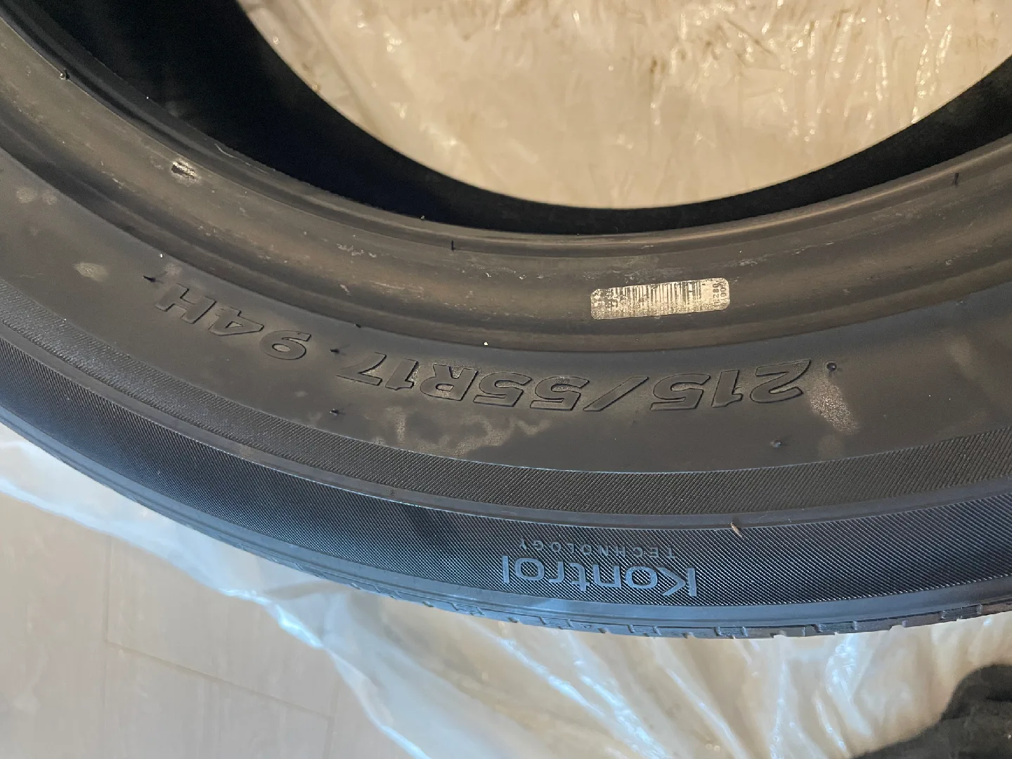 Used 2 tires in sale Kinergy GT All season Tires - 215/55R17 94H image indicator(5)