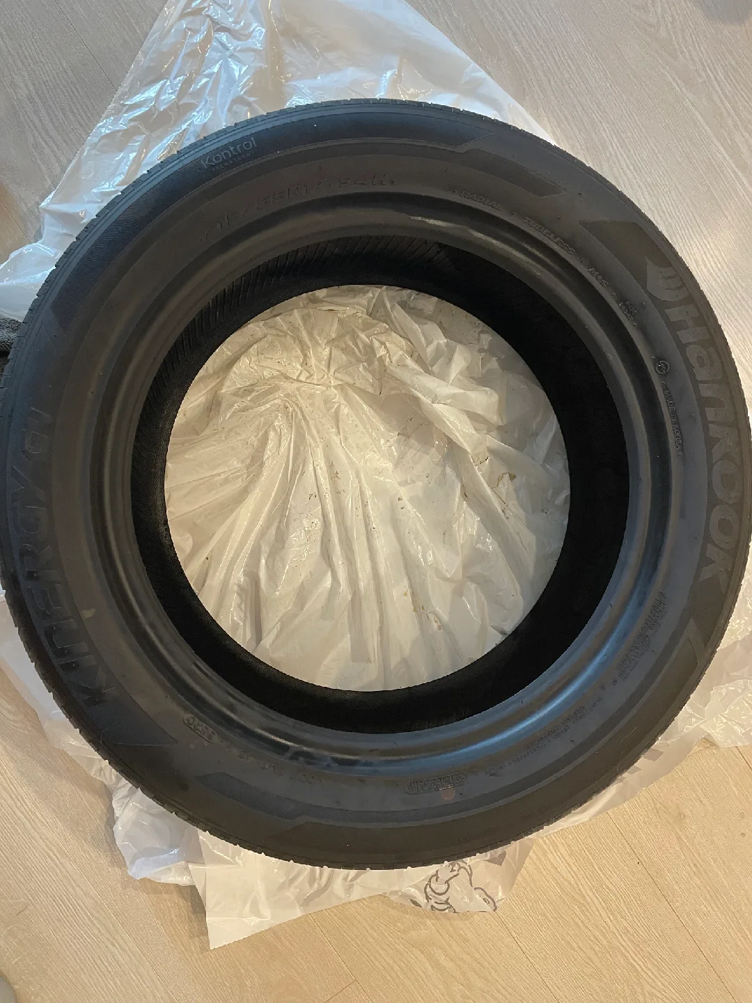 Used 2 tires in sale Kinergy GT All season Tires - 215/55R17 94H image indicator(8)