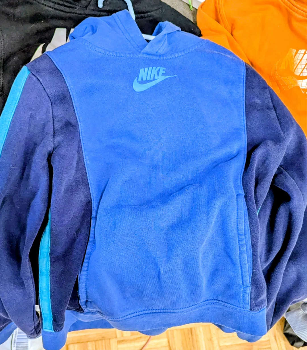 Nike hoodies boys M bundle image indicator(2)