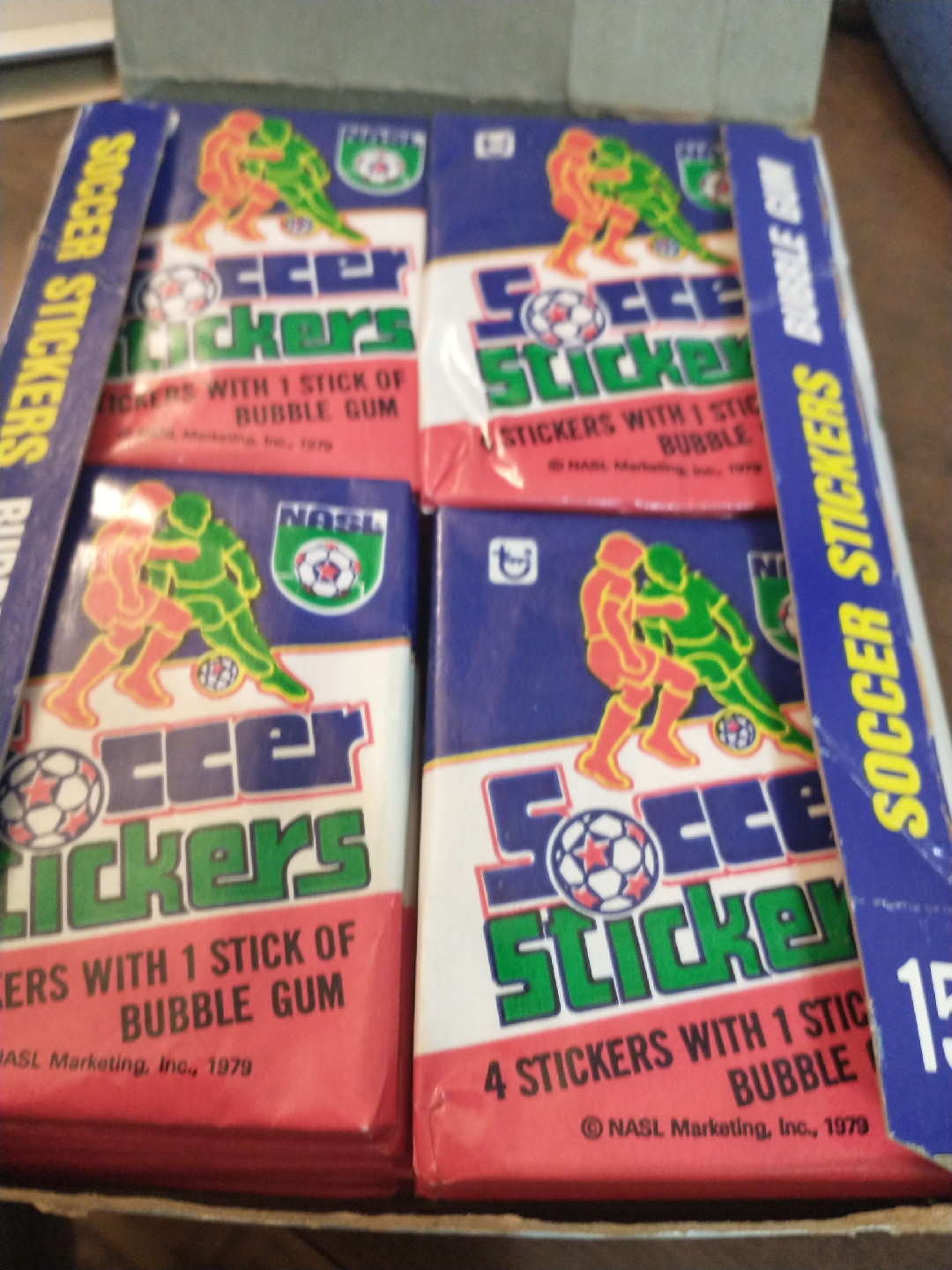 1979 Topps NASL stickers box of 36 packs - photo 3