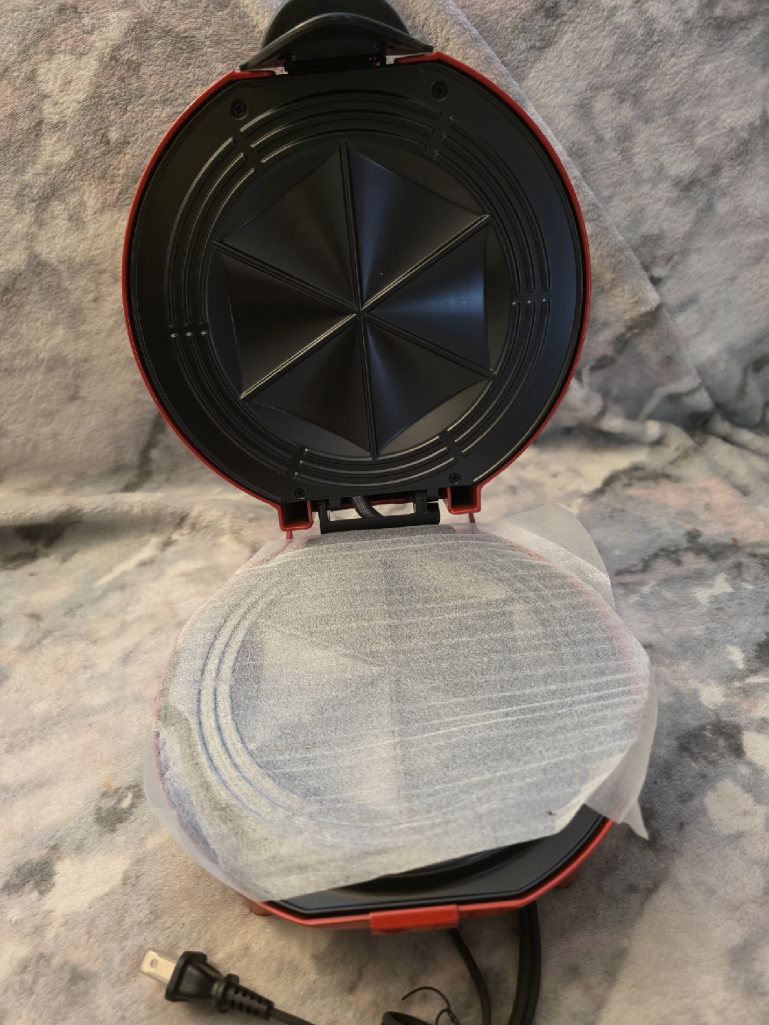 Hamilton Beach Quesadilla Maker - Makes 6 Wedges - photo 2