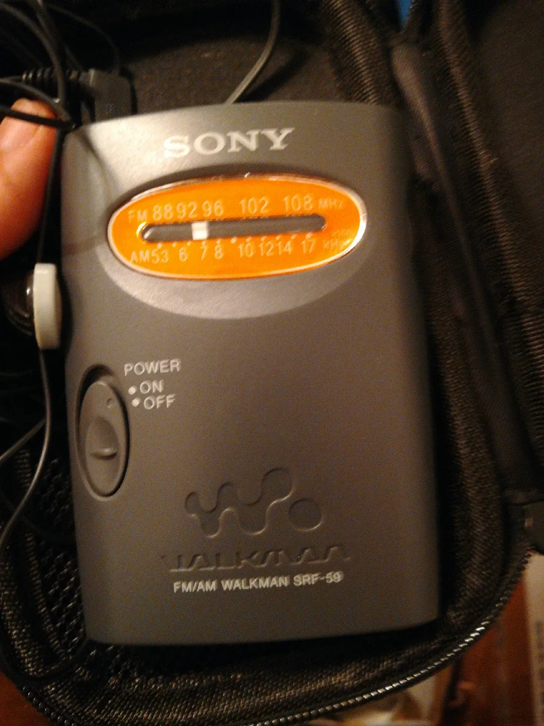 Vintage Sony SRF-59 FM/AM Walkman