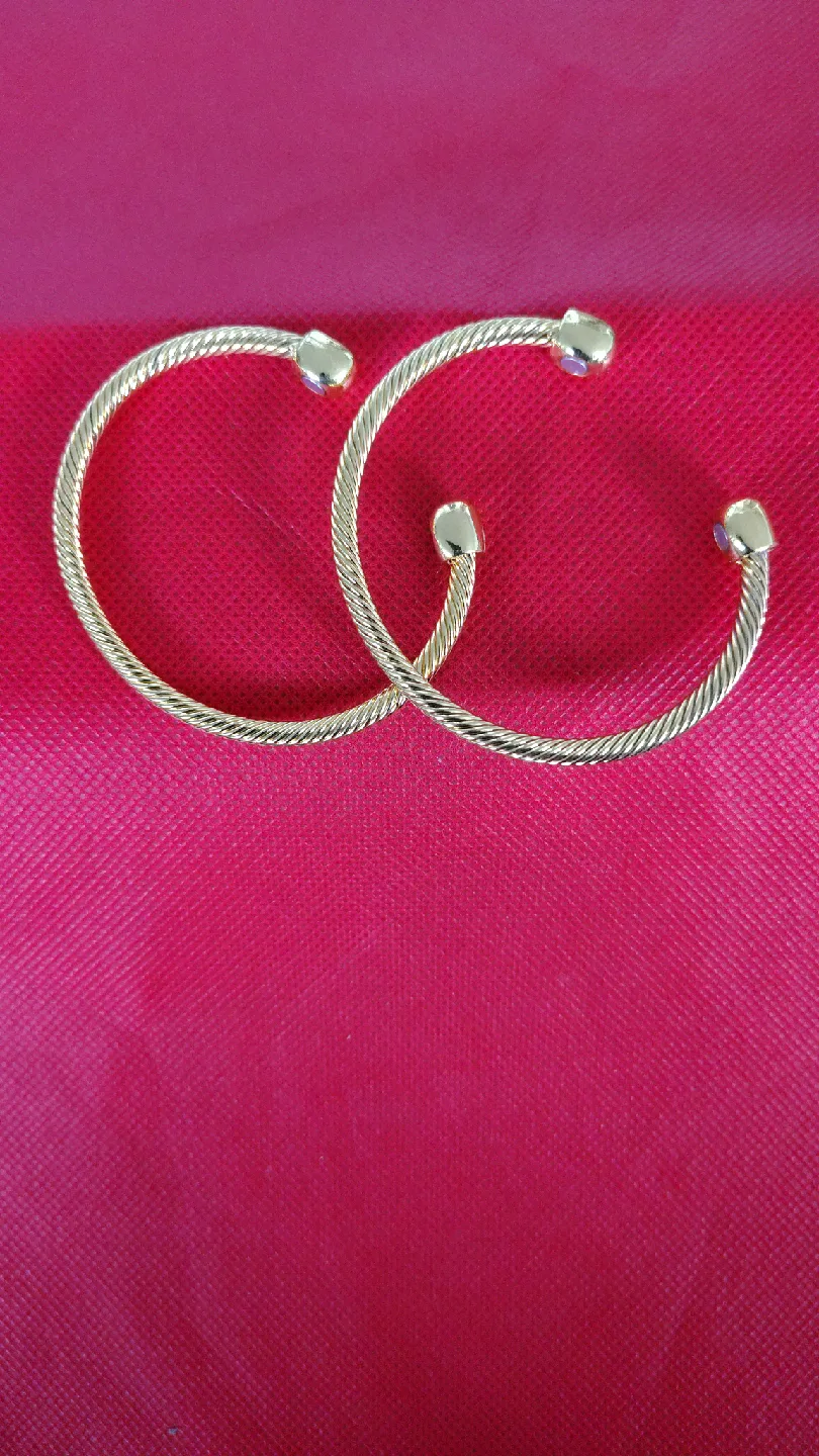 Gold Tone Cable Cuff Bracelet Set image indicator(2)