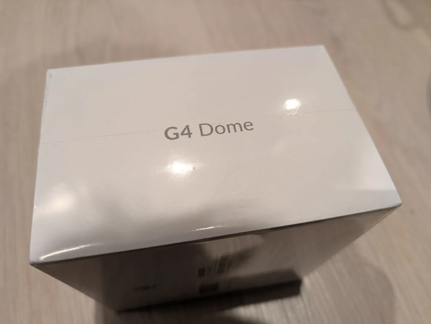 BNIB Ubiquiti UVC-G4-DOME Security Camera image indicator(2)