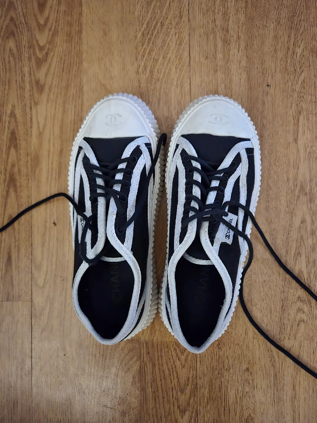 Chanel Sneakers - Black & White thumbnail