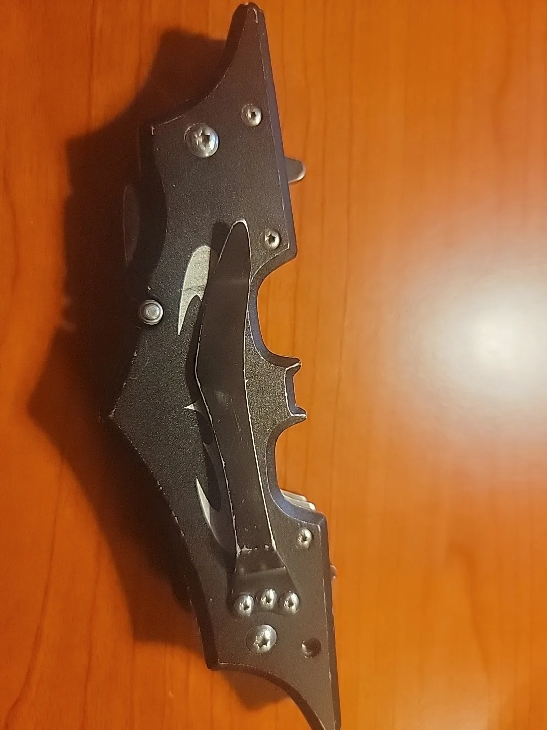 Batman Batarang Folding Knife image indicator(3)