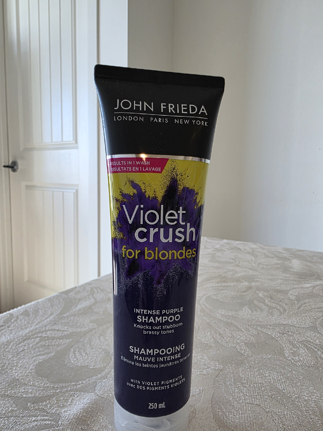 John Frieda Violet Crush Shampoo – 250 ml