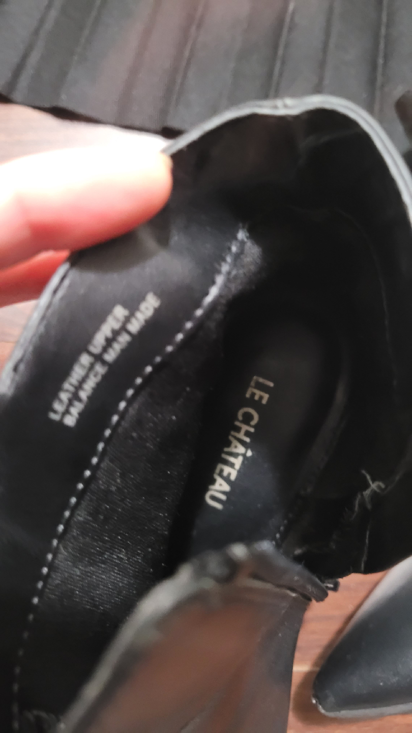 Le Chateau Black Leather Ankle Boots - Size 6 - photo 2