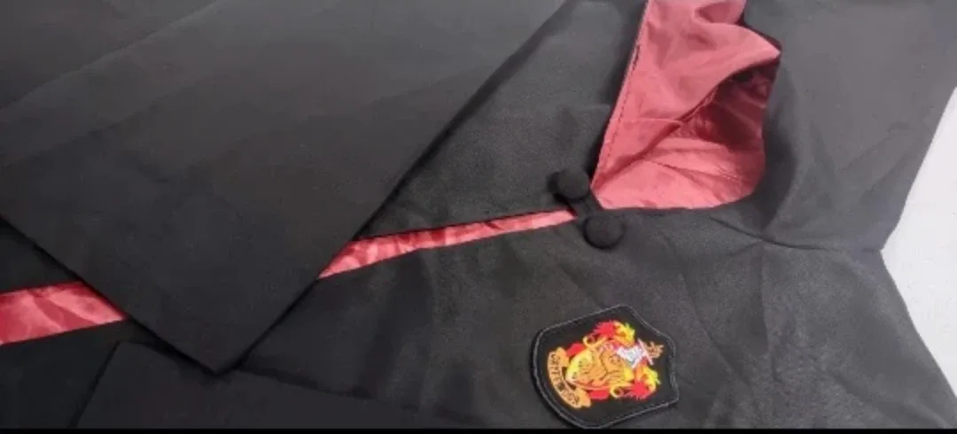 Harry Potter Gryffindor Robe + free new 🎁 pen image indicator(3)